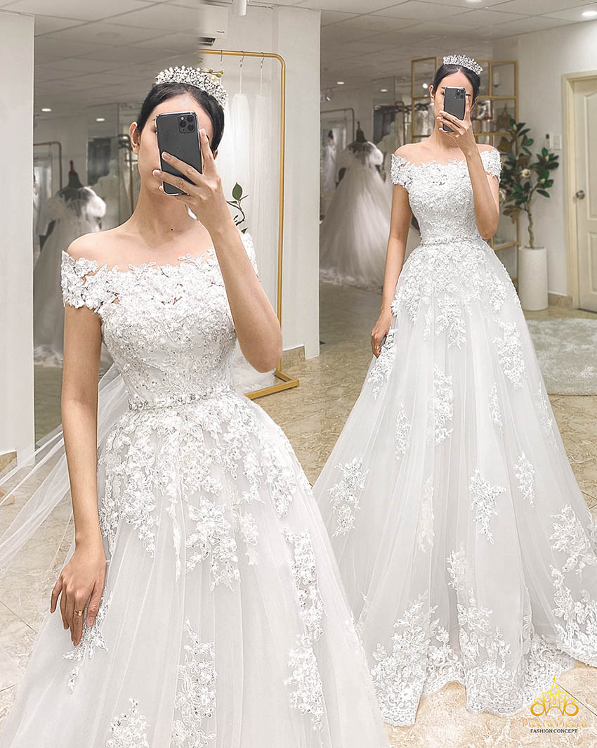 autumn lace wedding dress